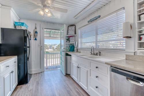 The Cotton Candy Beach House Cottage