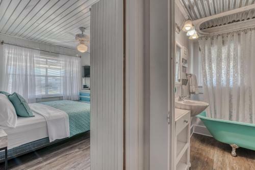 The Cotton Candy Beach House Cottage