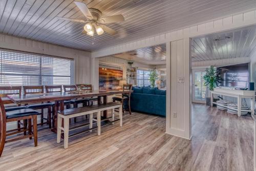 The Cotton Candy Beach House Cottage