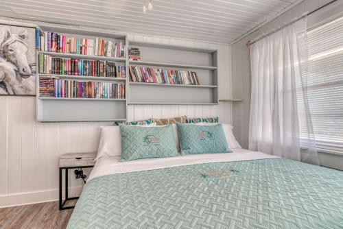 The Cotton Candy Beach House Cottage