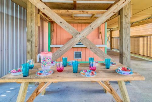 The Cotton Candy Beach House Cottage