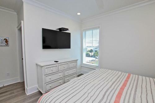 West Side Cottages Unit B By Youngs Suncoast