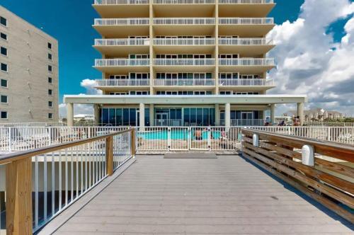 The Colonnades Unit 403