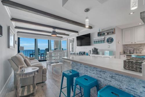 Island Winds East 407