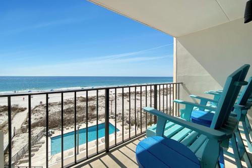 Island Winds East 407
