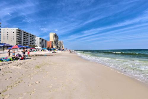 Apartamento Beachfront Condo With Balconies And Pool Access!