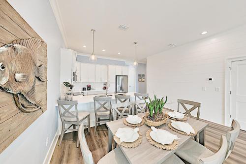 West Side Cottage #m - The Captains Landing