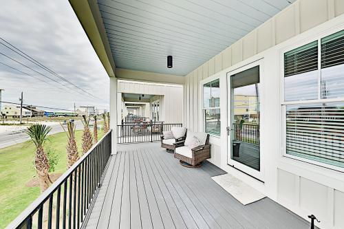 West Side Cottage #m - The Captains Landing