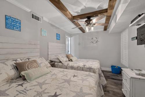 Island Winds East Unit 402