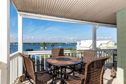 Lagoon Landing 208