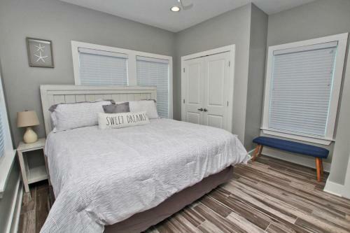 Hang 10 East Point Cottages Unit H By Youngs Suncoast