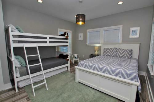 Hang 10 East Point Cottages Unit H By Youngs Suncoast
