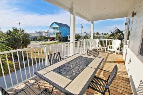 Hang 10 East Point Cottages Unit H By Youngs Suncoast