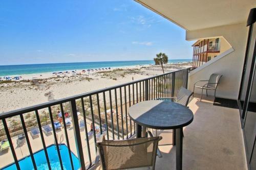 Island Winds West 280 By Youngs Suncoast