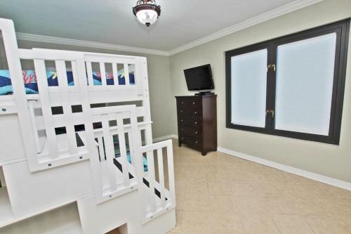 Island Winds West 280 By Youngs Suncoast