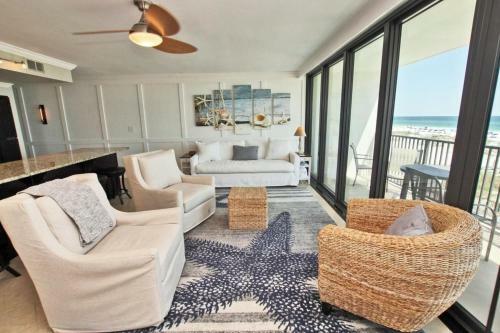 Island Winds West 280 By Youngs Suncoast