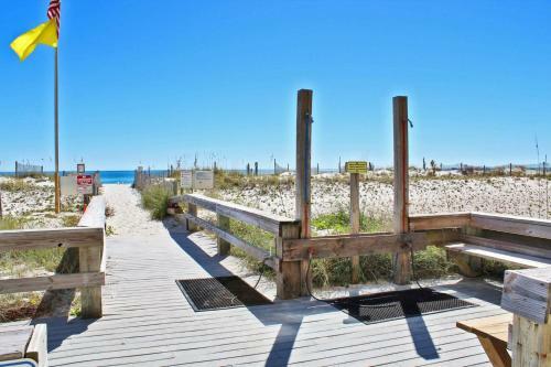 Island Winds West 280 By Youngs Suncoast