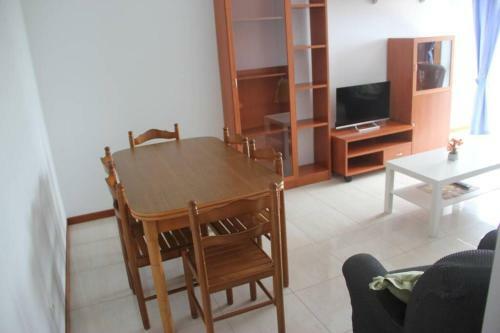 Apartamento En Mi�o Con Vistas A La R�a.
