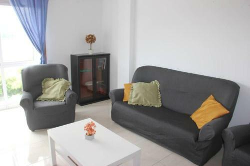 Apartamento En Mi�o Con Vistas A La R�a.