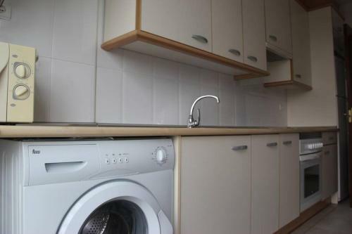 Apartamento En Mi�o Con Vistas A La R�a.