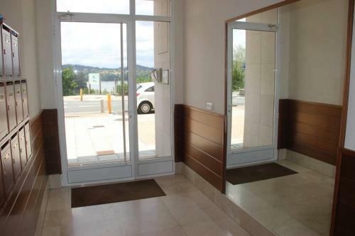 Apartamento En Mi�o Con Vistas A La R�a.