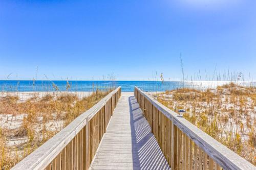 Hotel Crystal Shores III