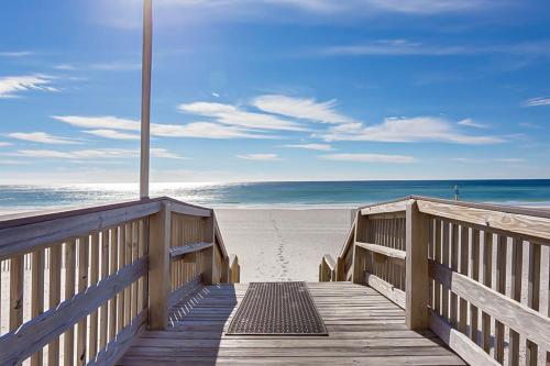 Hotel Crystal Shores III