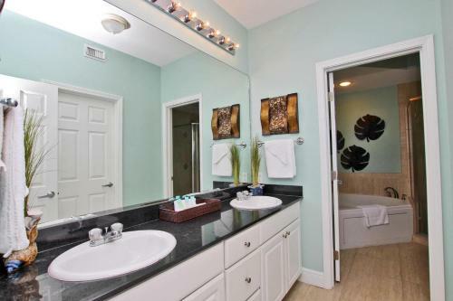 San Carlos 401 By Youngs Suncoast