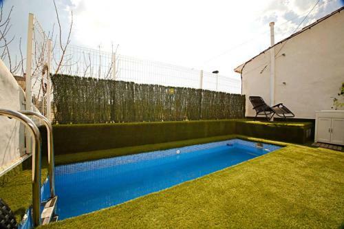 Castella Home - Pool And Barbacue