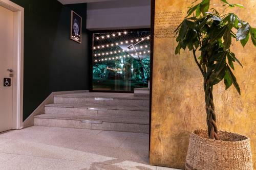 No-mad Green Hotel
