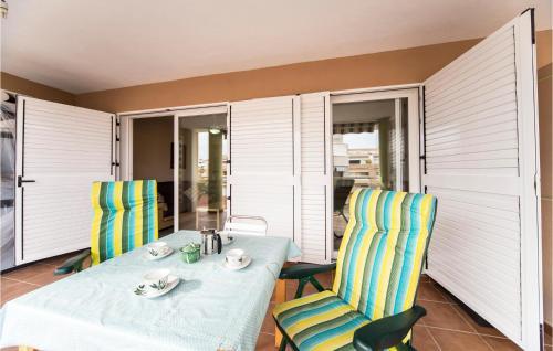 Nice Apartment In El Grao De Monc�far With 2 Bedrooms