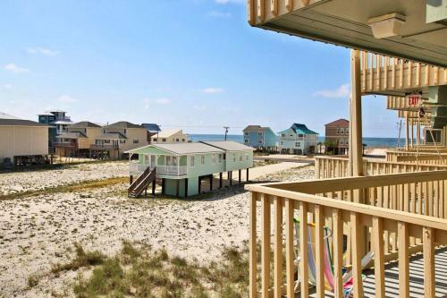 Summerhouse West By Youngs Suncoast