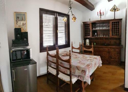 Villa Lovely 2 Bedroom House With Private Garden