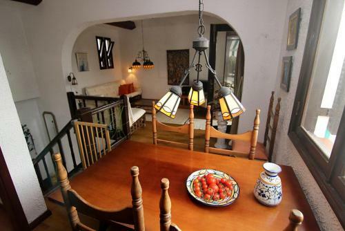 Villa Lovely 2 Bedroom House With Private Garden
