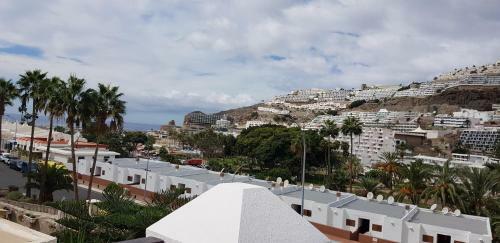 Villa Lovely 2 Bedroom House With Private Garden