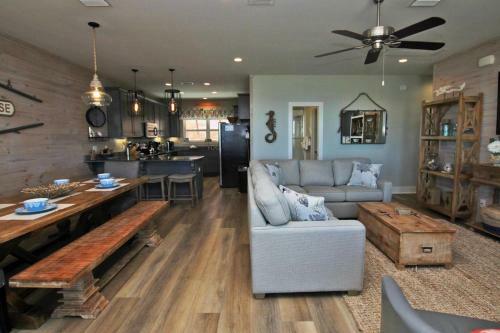 Pass Time Cottages By Youngs Suncoast