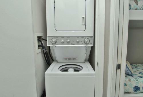 Seacrest 401 By Youngs Suncoast