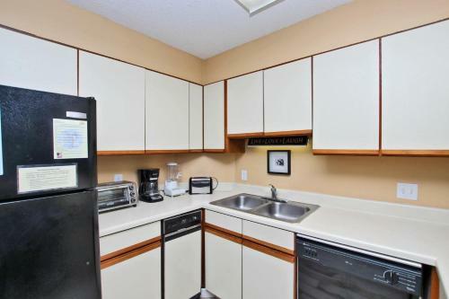 Compass Point 205 By Youngs Suncoast