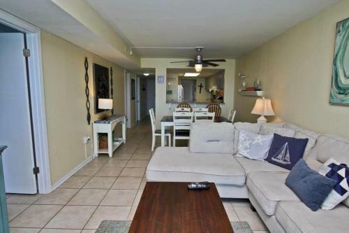 Castaways By Youngs Suncoast