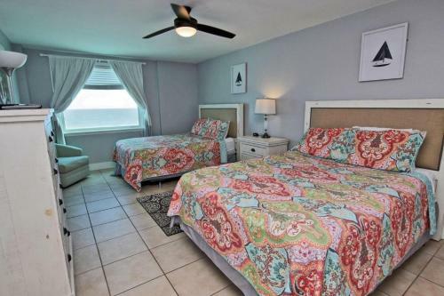 Castaways By Youngs Suncoast