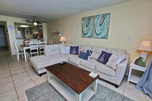 Castaways By Youngs Suncoast