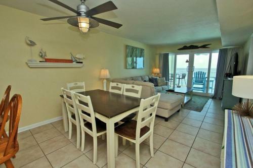 Castaways By Youngs Suncoast