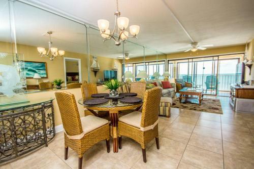 Edgewater By Youngs Suncoast