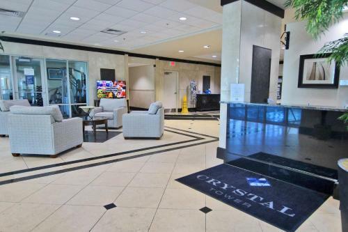 Crystal Tower 1102 By Youngs Suncoast