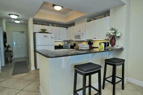 Crystal Tower 1102 By Youngs Suncoast