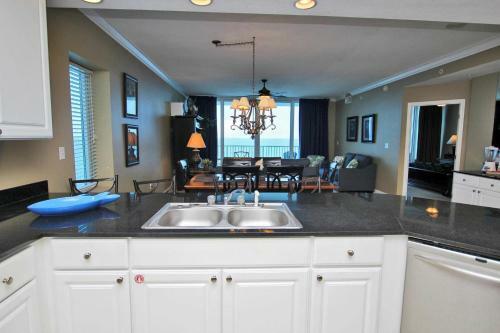 San Carlos 1001 By Youngs Suncoast
