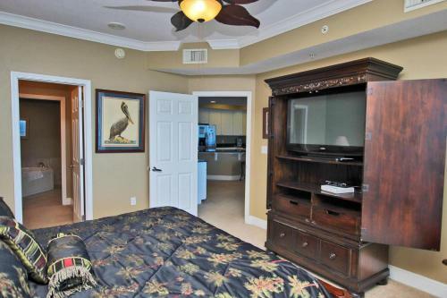 San Carlos 1001 By Youngs Suncoast