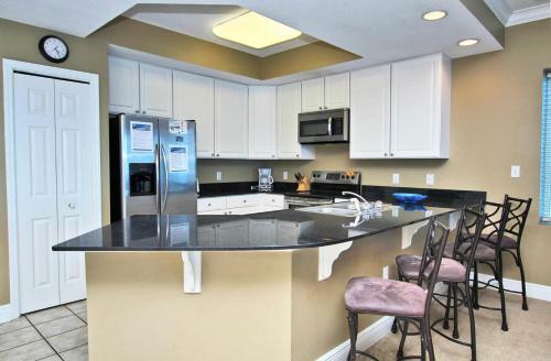 San Carlos 1001 By Youngs Suncoast