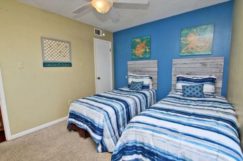 Ocean Reef 304 By Youngs Suncoast
