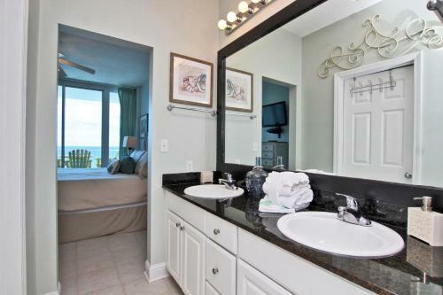 Lighthouse By Youngs Suncoast